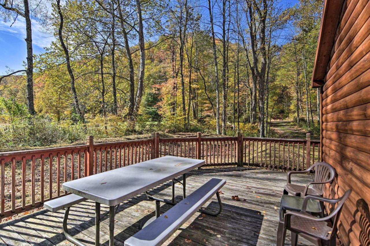 Rural Cabin Hideaway With Fire Pit And Mtn Views! Parsons ภายนอก รูปภาพ