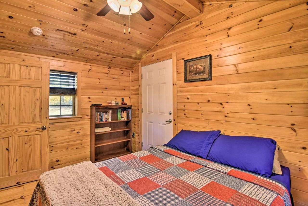 Rural Cabin Hideaway With Fire Pit And Mtn Views! Parsons ภายนอก รูปภาพ