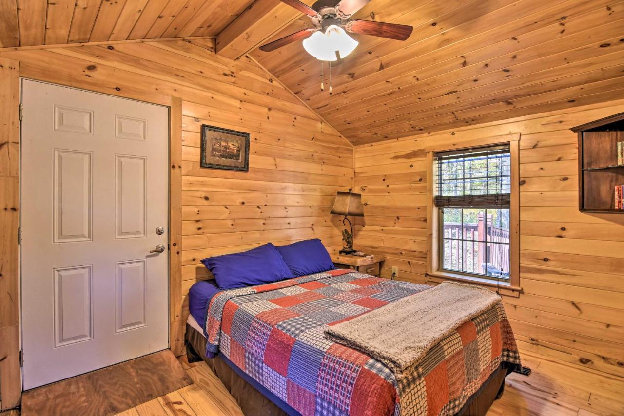 Rural Cabin Hideaway With Fire Pit And Mtn Views! Parsons ภายนอก รูปภาพ